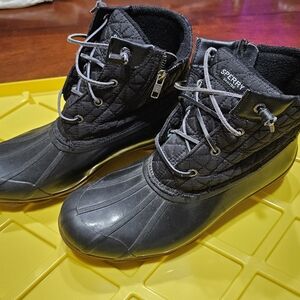 Sperry Black Quilted Duck Boots Woman's Size 9.5